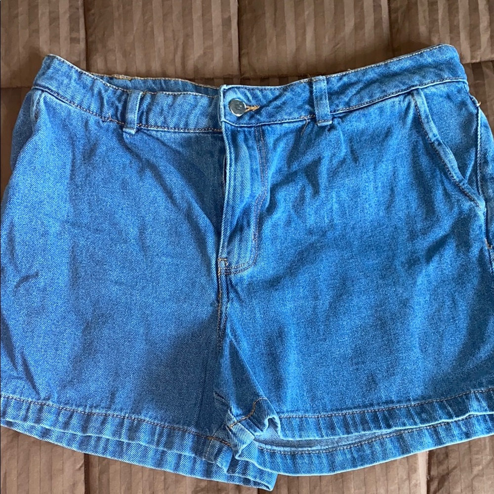 Blue Jean Shorts with Classic Design Size 10. GUC